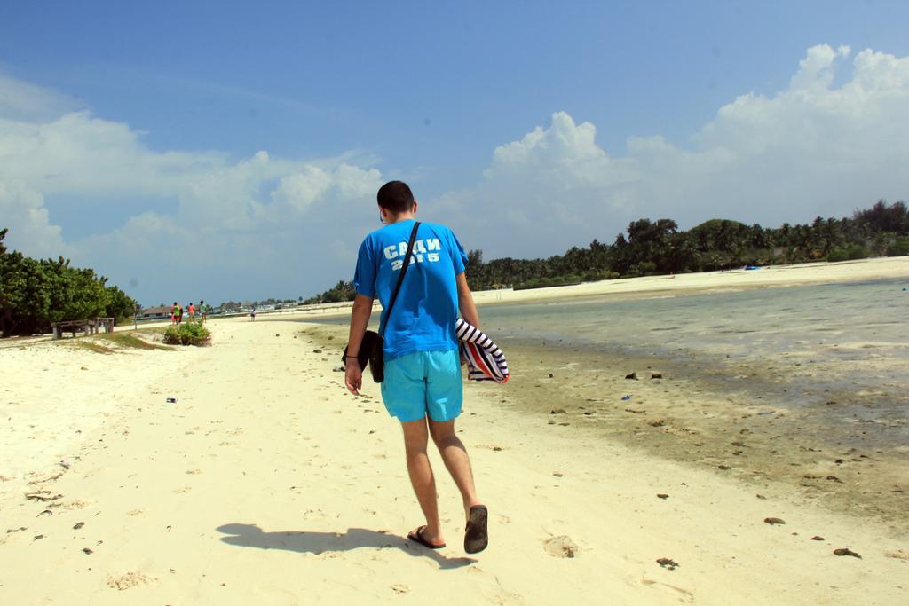 Rip Tide Vacation Inn, K.Guraidhoo กุราอิธู ภายนอก รูปภาพ