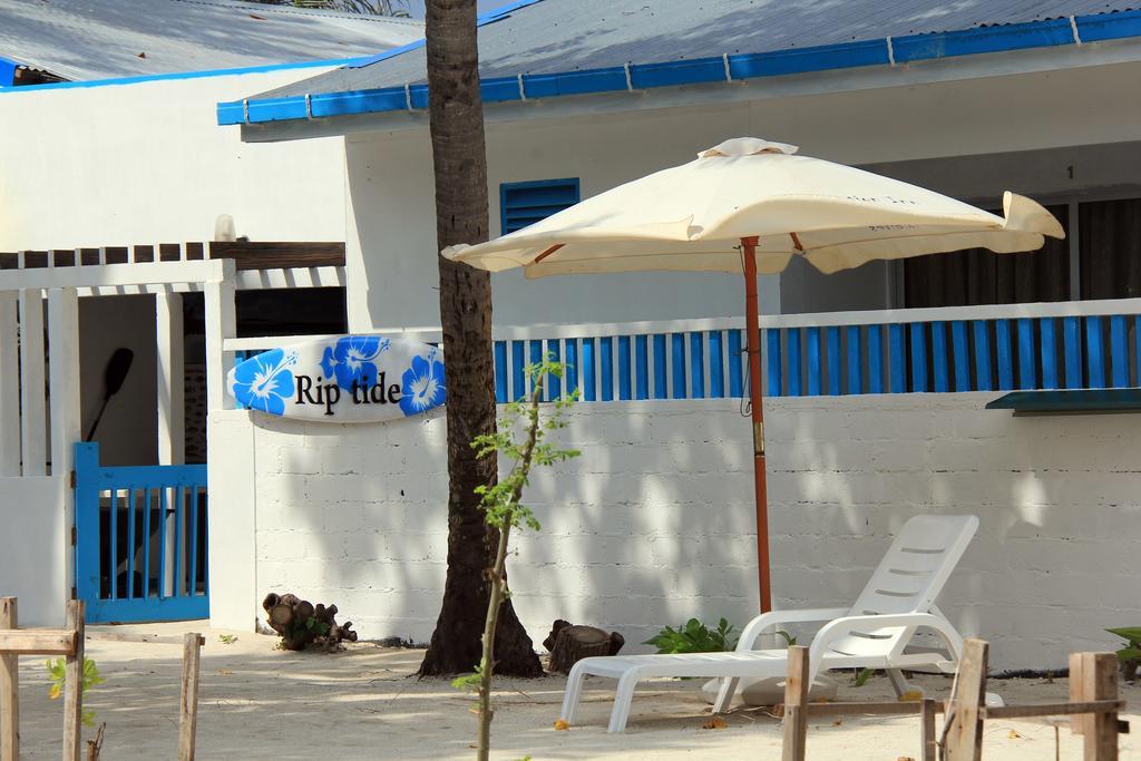 Rip Tide Vacation Inn, K.Guraidhoo กุราอิธู ภายนอก รูปภาพ