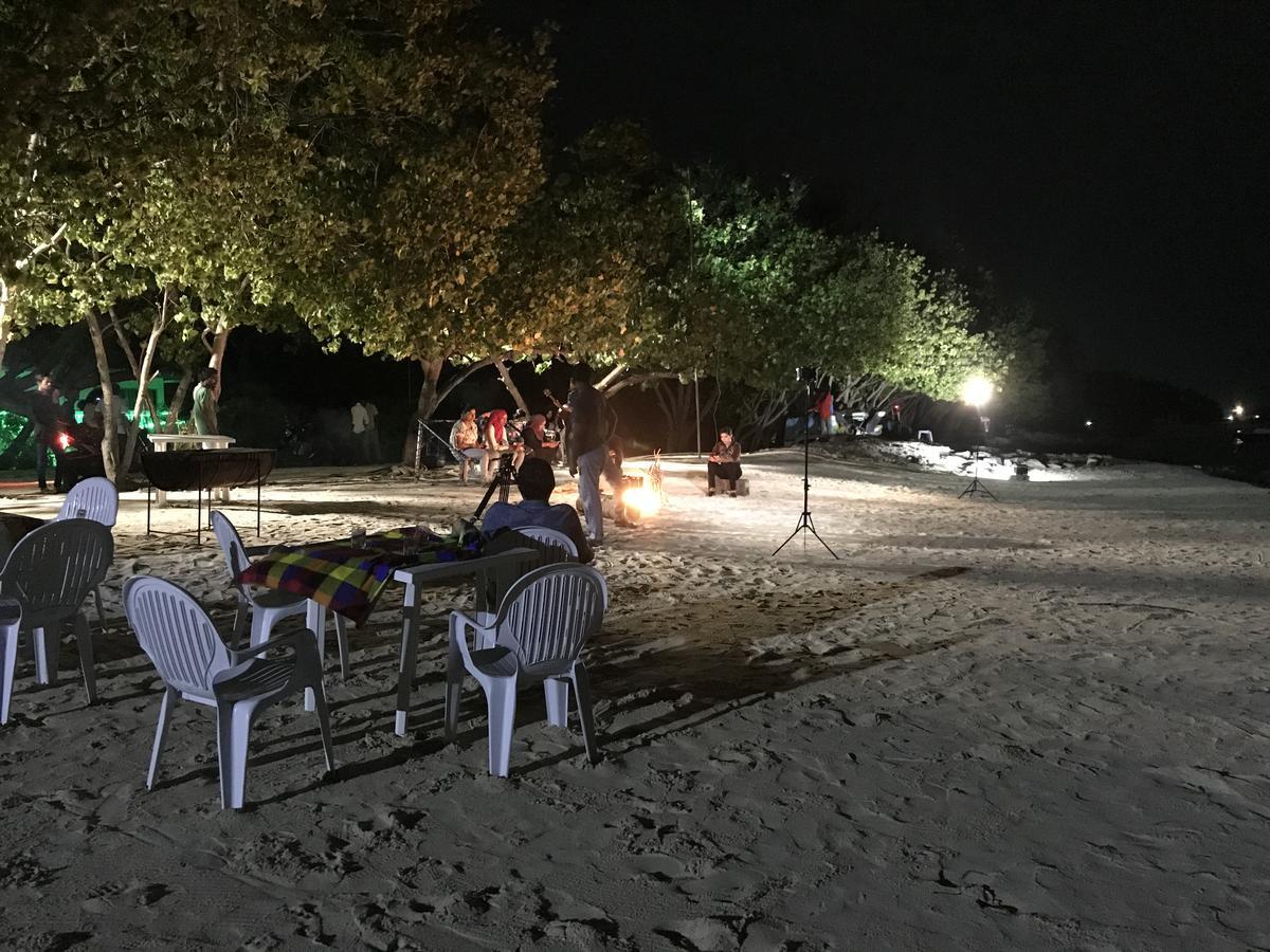 Rip Tide Vacation Inn, K.Guraidhoo กุราอิธู ภายนอก รูปภาพ
