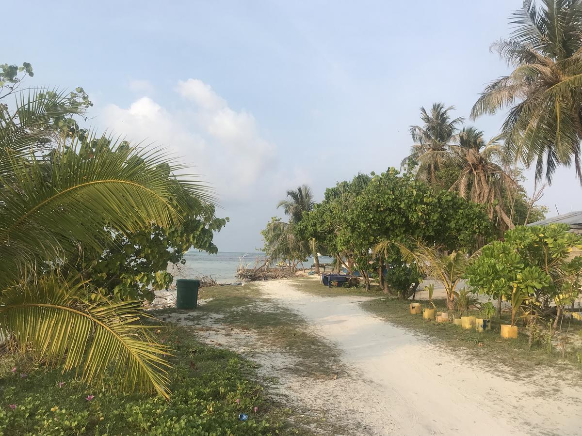 Rip Tide Vacation Inn, K.Guraidhoo กุราอิธู ภายนอก รูปภาพ
